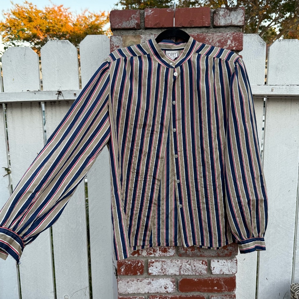 Vintage Koret button down top - Picture 2 of 9